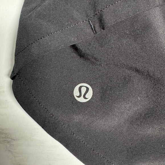 lululemon speed up shorts 2.5” - Picture 8 of 9